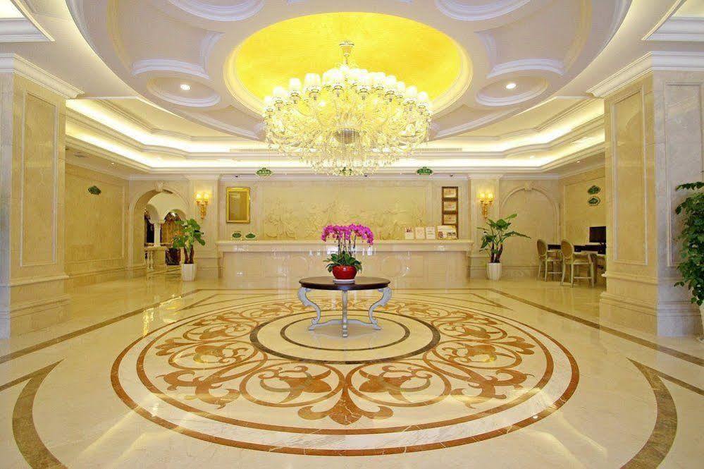 Hotel Waigaoqiao Free Trade Zone Vienna 3*