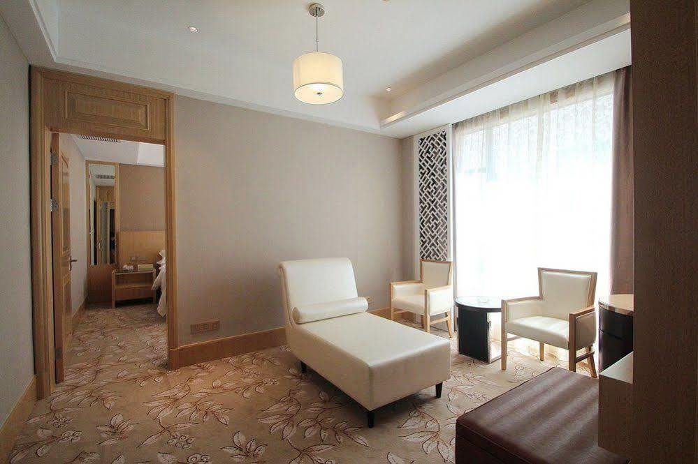 Waigaoqiao Free Trade Zone Vienna 3*