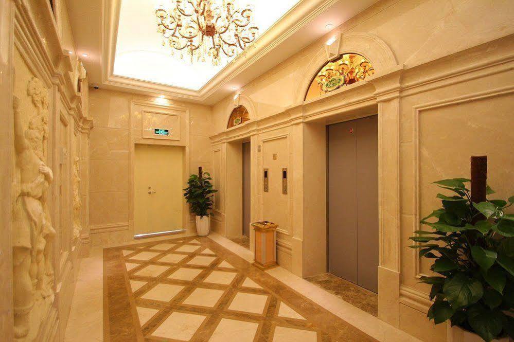 Hotel Waigaoqiao Free Trade Zone Vienna 3*